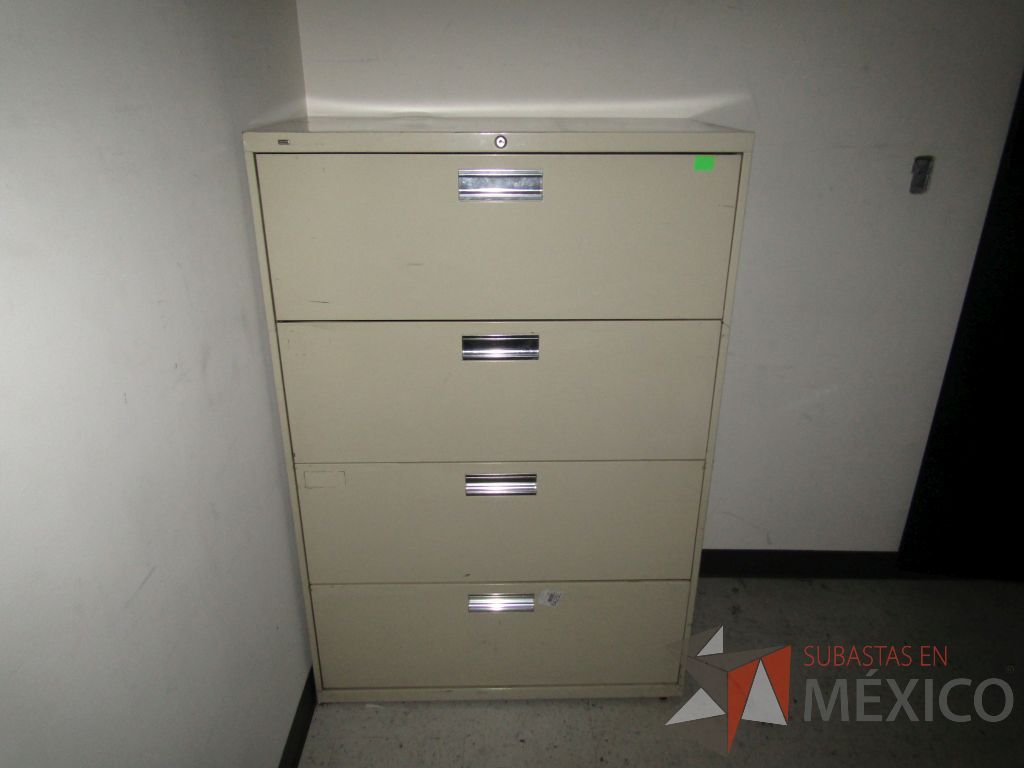 Lote 117 - Escritorio rectangular y archivero horizontal de 4 cajones. - Imagen 9