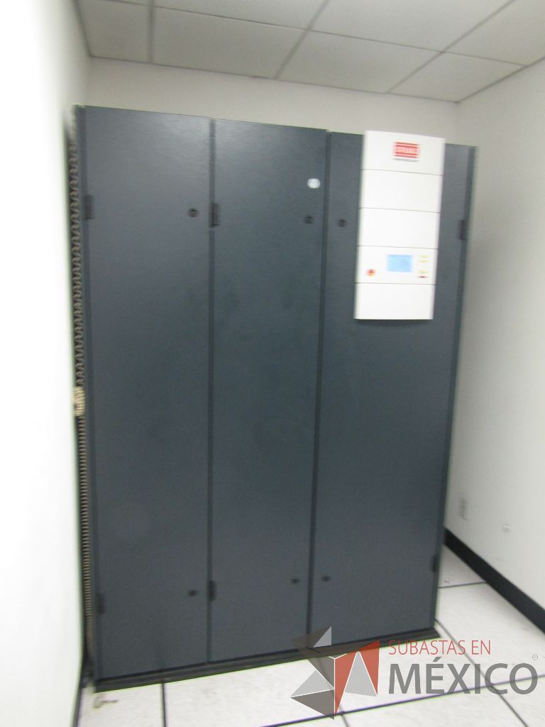 Lote 499 - Condensadora de dos ventiladores a 230V, 60 Hz y Sistema de Refrigeración de precisión CyberAir de 8 TR. - Imagen 28