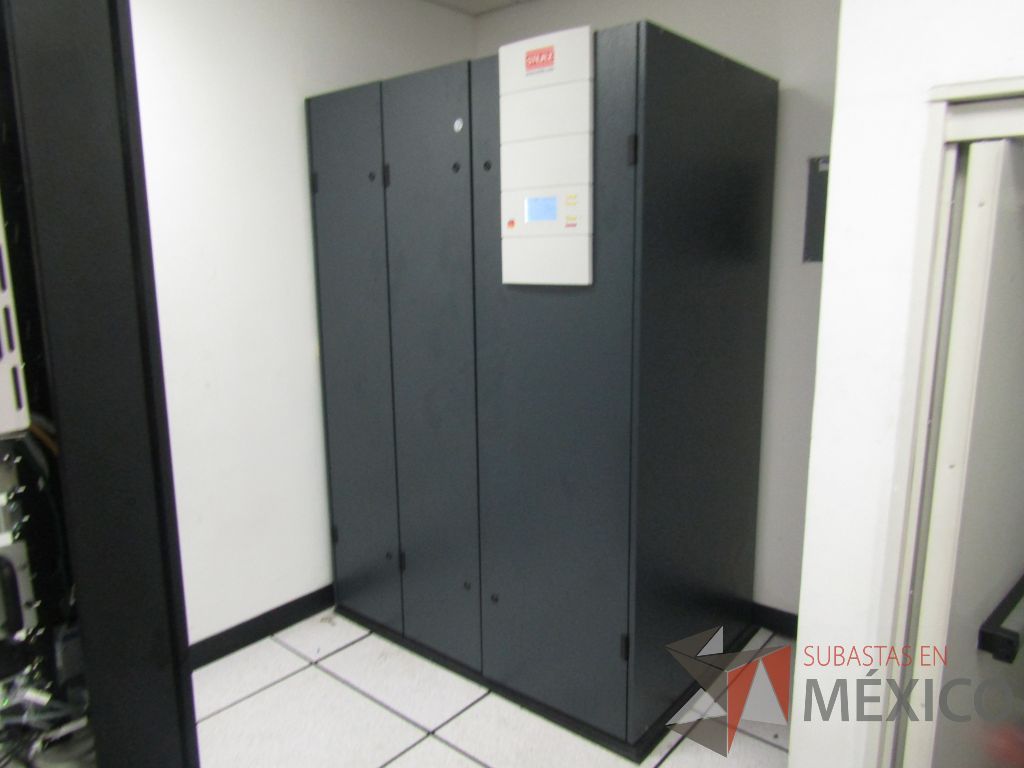 Lote 499 - Condensadora de dos ventiladores a 230V, 60 Hz y Sistema de Refrigeración de precisión CyberAir de 8 TR. - Imagen 26
