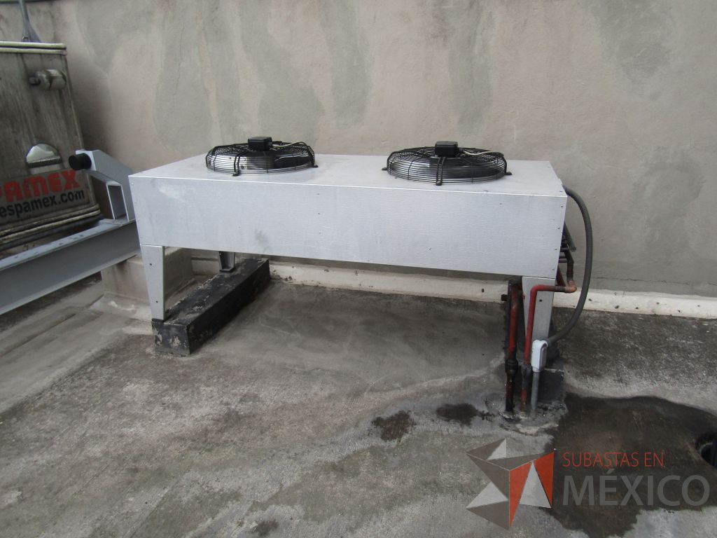 Lote 499 - Condensadora de dos ventiladores a 230V, 60 Hz y Sistema de Refrigeración de precisión CyberAir de 8 TR. - Imagen 15