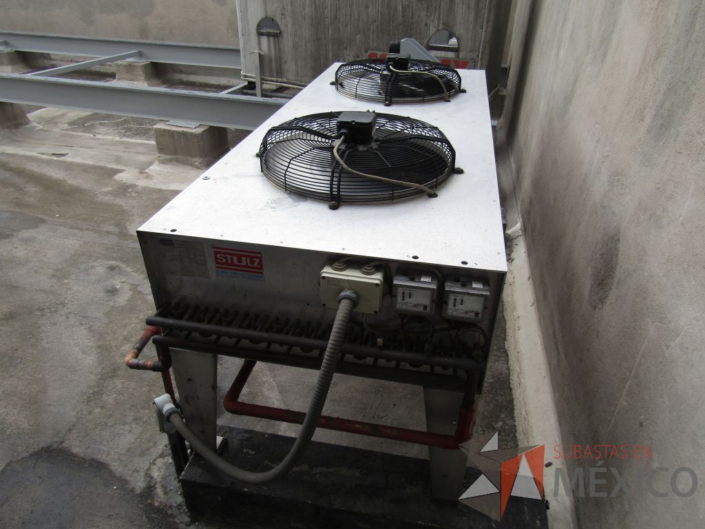 Lote 499 - Condensadora de dos ventiladores a 230V, 60 Hz y Sistema de Refrigeración de precisión CyberAir de 8 TR. - Imagen 14