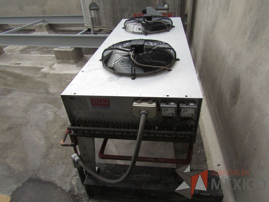 Lote 499 - Condensadora de dos ventiladores a 230V, 60 Hz y Sistema de Refrigeración de precisión CyberAir de 8 TR. - Imagen 9