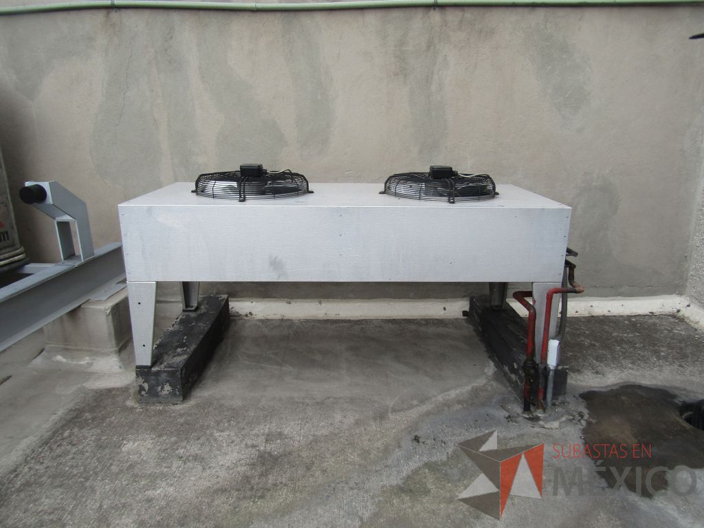 Lote 499 - Condensadora de dos ventiladores a 230V, 60 Hz y Sistema de Refrigeración de precisión CyberAir de 8 TR. - Imagen 7