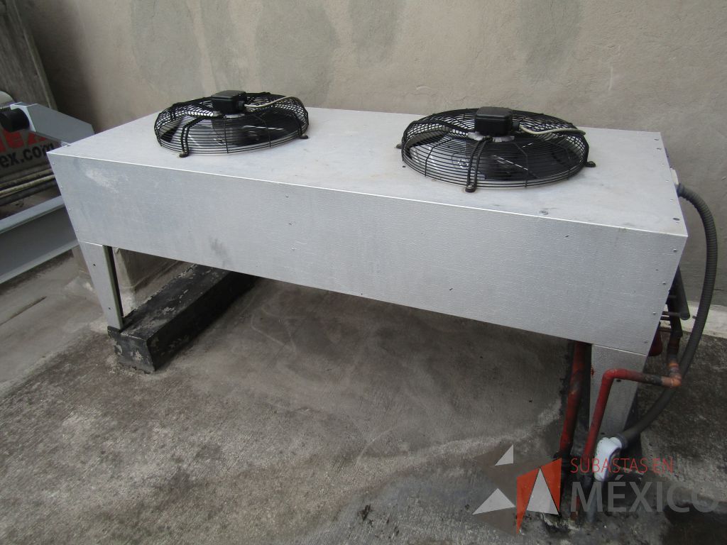 Lote 499 - Condensadora de dos ventiladores a 230V, 60 Hz y Sistema de Refrigeración de precisión CyberAir de 8 TR. - Imagen 5