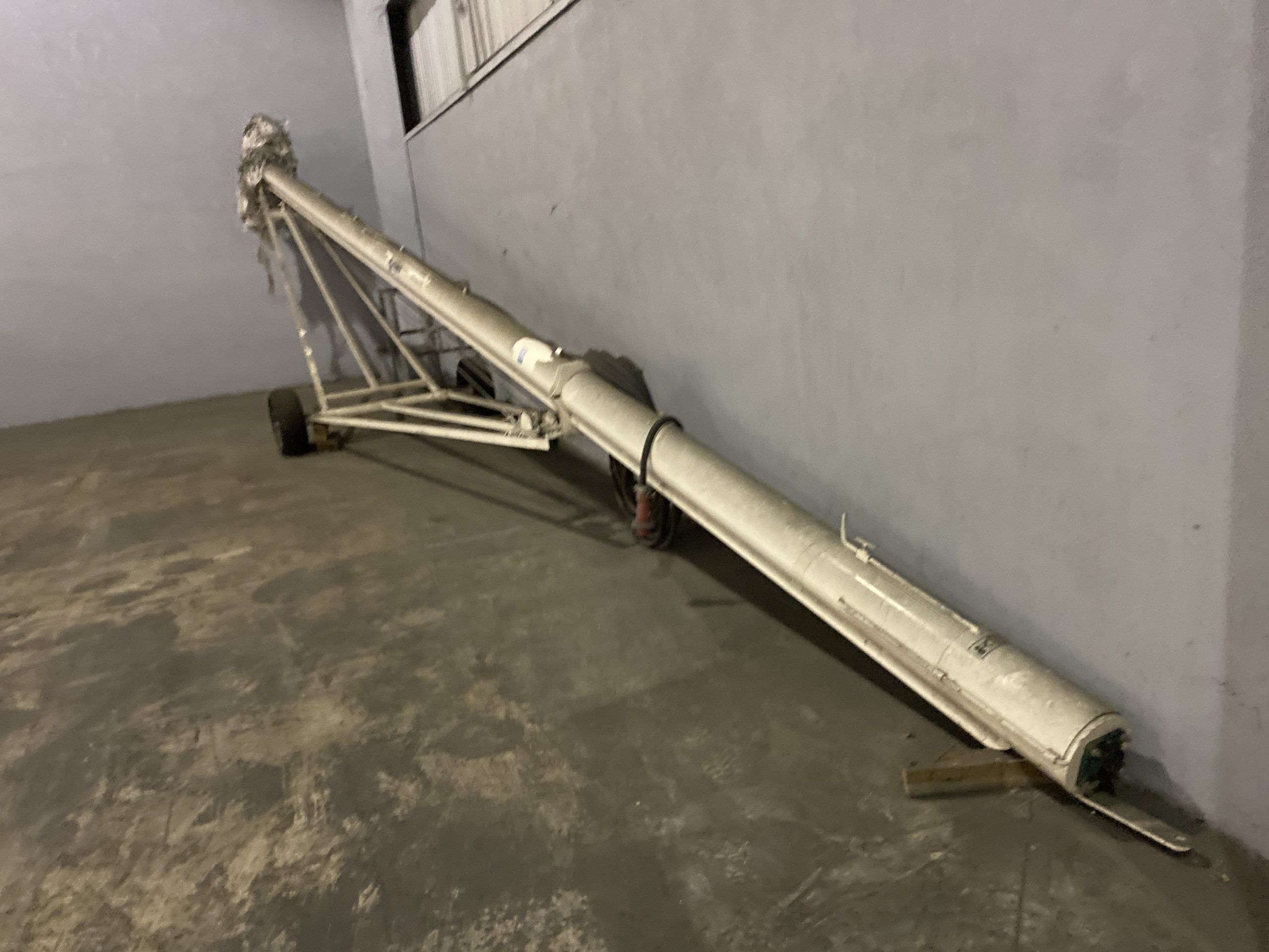 Lote 003 - Transportador para granos, helicoidal de bazuca metálica con ruedas color blanco - Imagen 40