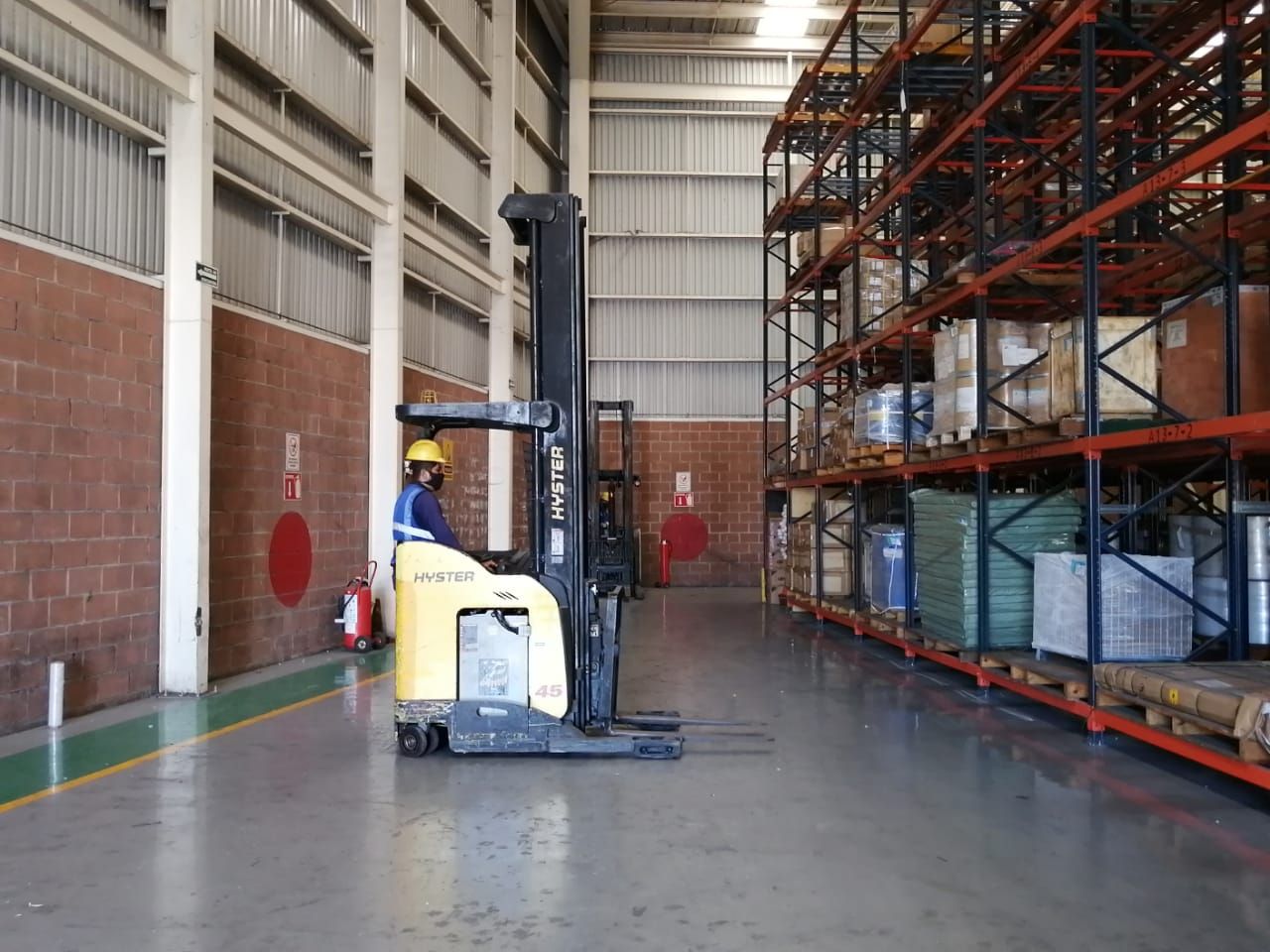 Lote 004 - Montacargas Eléctrico, Hyster N45ZR2-18.5, Año: 2015 - Imagen 15
