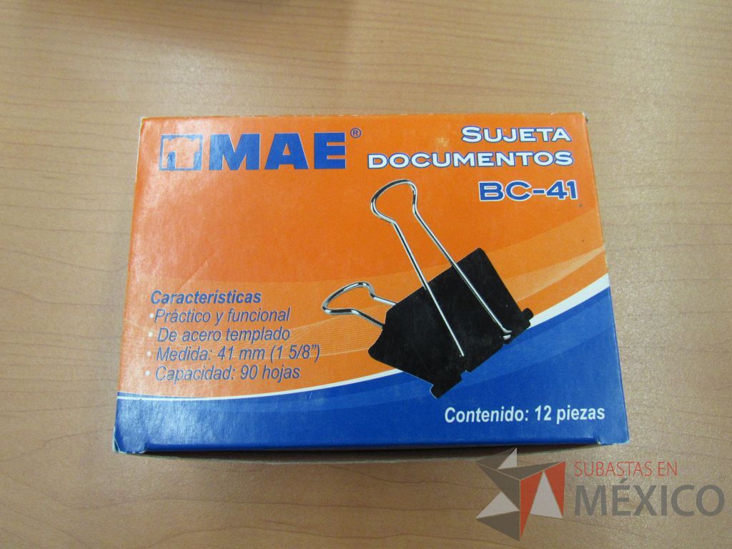 Lote 184 - Carpetas, Paquetes de hojas, Sobre bolsas, Engrapadoras y más - Imagen 49