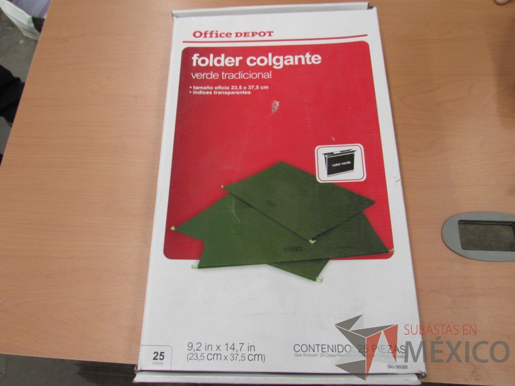 Lote 184 - Carpetas, Paquetes de hojas, Sobre bolsas, Engrapadoras y más - Imagen 65