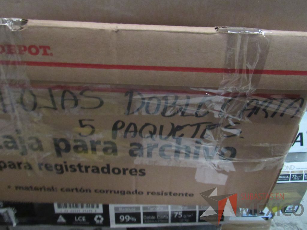Lote 184 - Carpetas, Paquetes de hojas, Sobre bolsas, Engrapadoras y más - Imagen 94