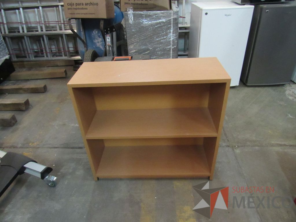 Lote 046 - Librero tipo madera con 1 entrepaños color madera