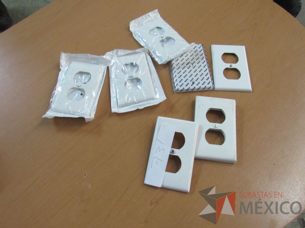 Lote 182 - Rollos de Poliducto, Tramos de cable de uso, Conectores, Remaches y más - Imagen 69
