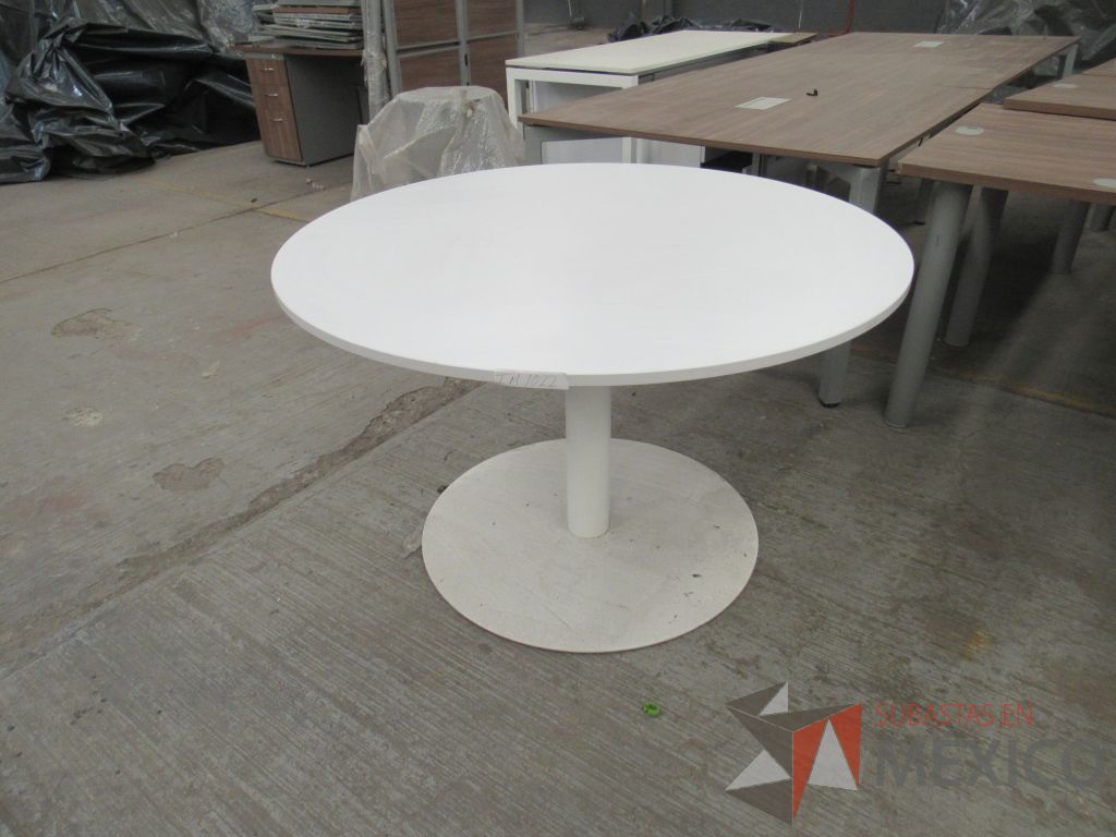 Lote 078 - Mesa de trabajo circular para 4 personas con base metálica y cubierta color blanco - Imagen 14