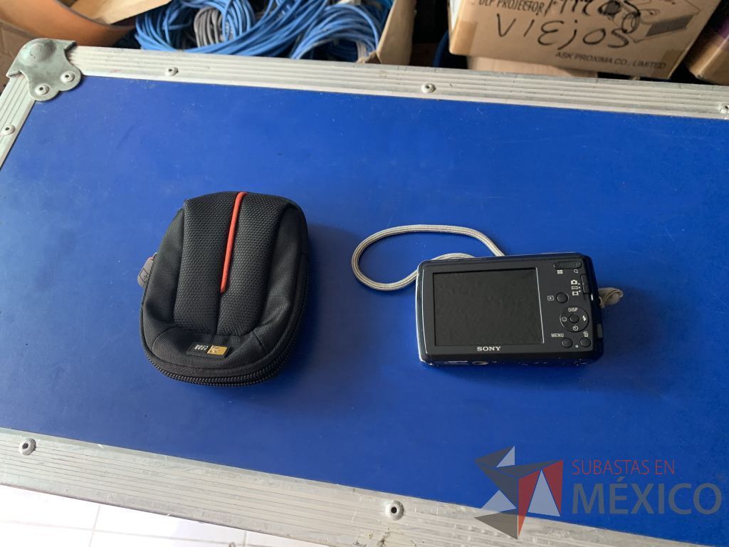 Lote 051 - Cámara digital 10.1 megapixeles Sony, Cyber-shot, zoom optica - Imagen 3