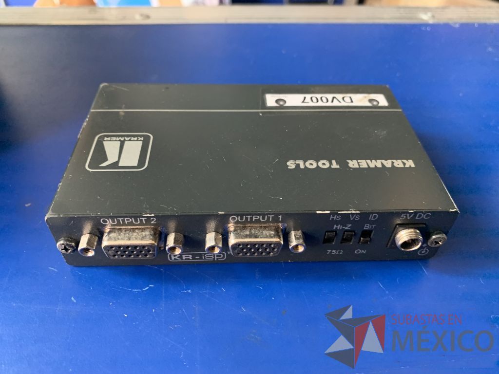 Lote 045 - 4 Distribuidores de video VGA. Incluye 4 cable VGA marca Kramer de 30m - Imagen 10
