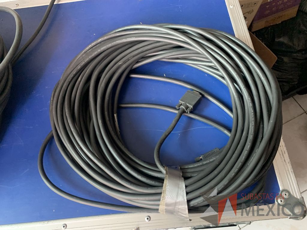 Lote 045 - 4 Distribuidores de video VGA. Incluye 4 cable VGA marca Kramer de 30m - Imagen 16