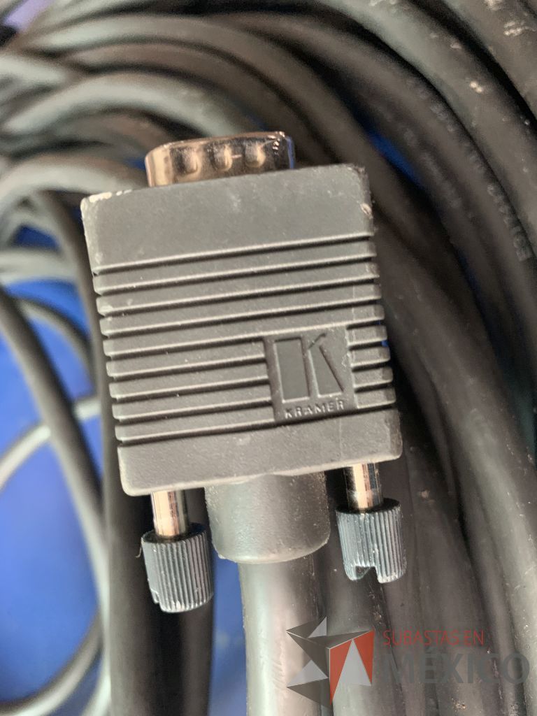 Lote 045 - 4 Distribuidores de video VGA. Incluye 4 cable VGA marca Kramer de 30m - Imagen 19