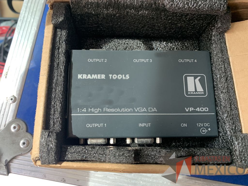 Lote 045 - 4 Distribuidores de video VGA. Incluye 4 cable VGA marca Kramer de 30m - Imagen 5