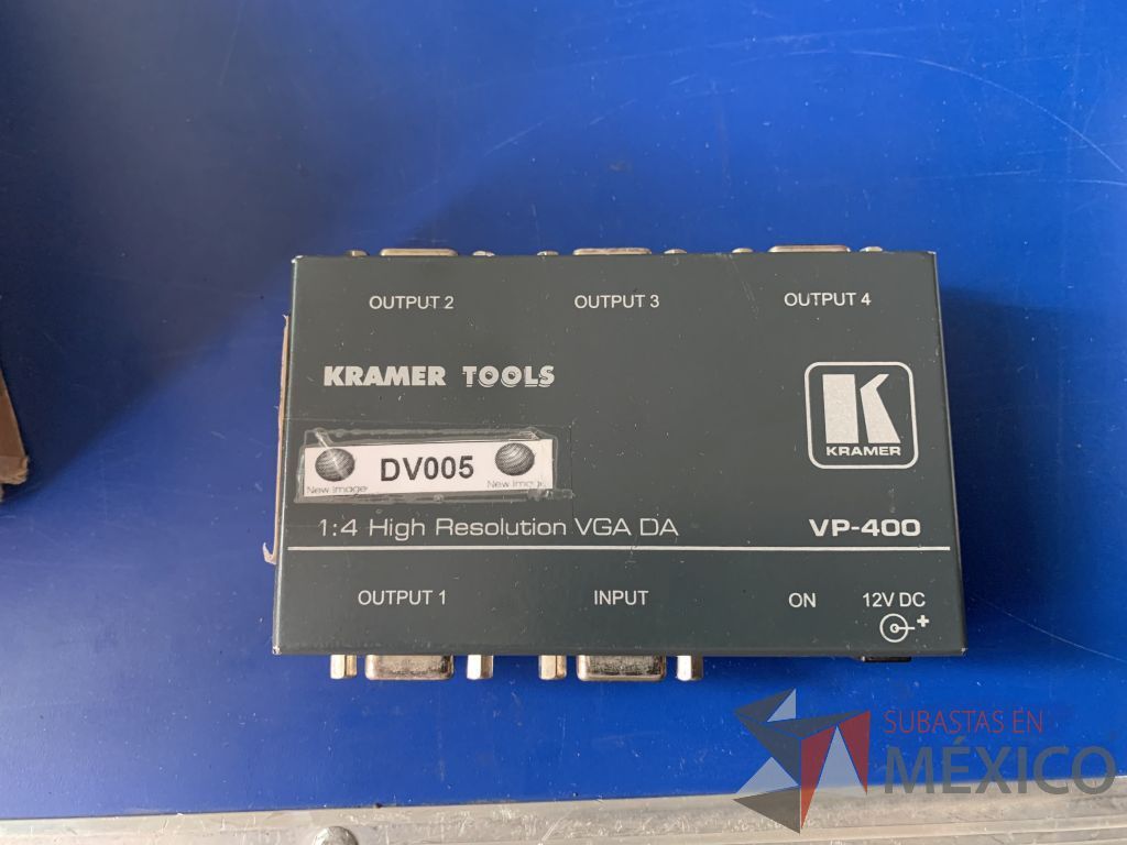 Lote 045 - 4 Distribuidores de video VGA. Incluye 4 cable VGA marca Kramer de 30m - Imagen 8