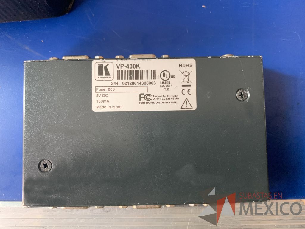 Lote 045 - 4 Distribuidores de video VGA. Incluye 4 cable VGA marca Kramer de 30m - Imagen 9