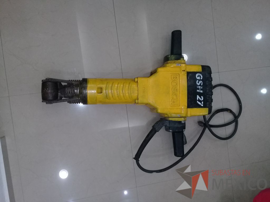 Lote 120 - Rompedora eléctrica de concreto marca Bosch 30 KG mod. GSH 27