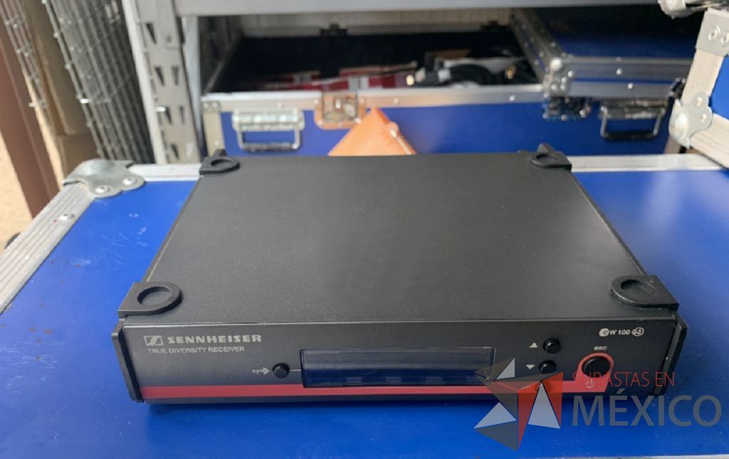 Lote 031 - 2 Micrófonos inalámbricos marca PROFESIONALS, 2 receptores para micrófono y Case para 2 micrófonos, con 2 cables Cánon genérico - Imagen 6