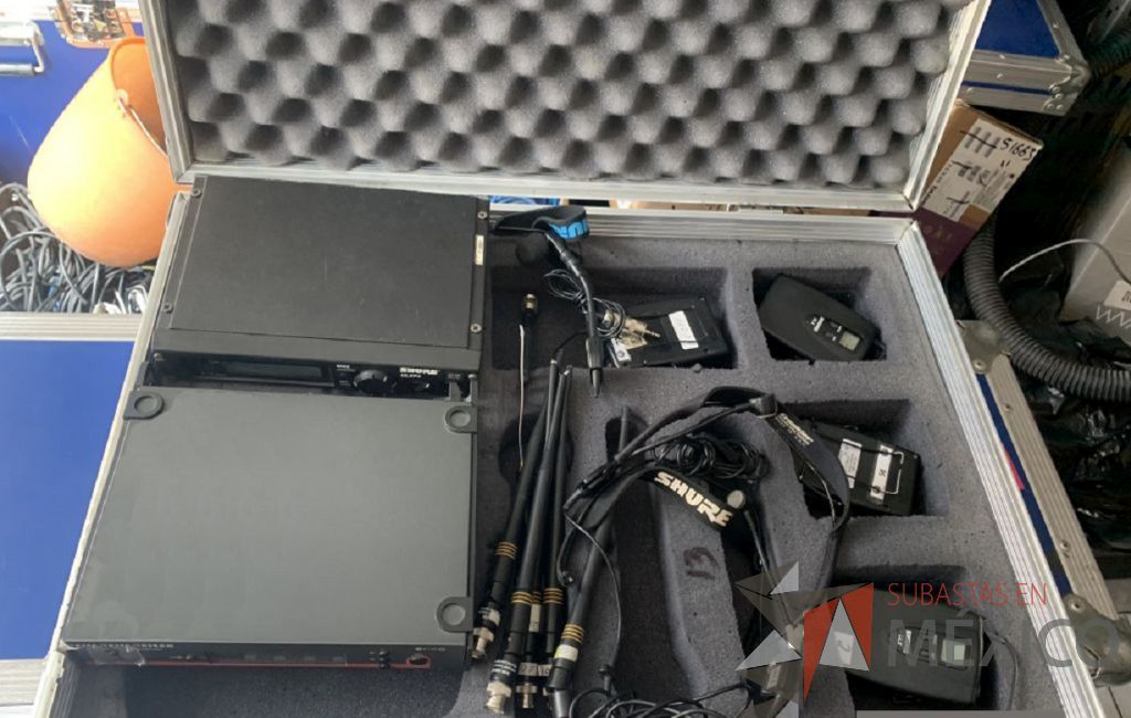 Lote 032 - Receptor Sennheiser; Receptor Shure, 3 diademas inalámbricas Shure , 4 bodies Shure y 1 CASE - Imagen 2