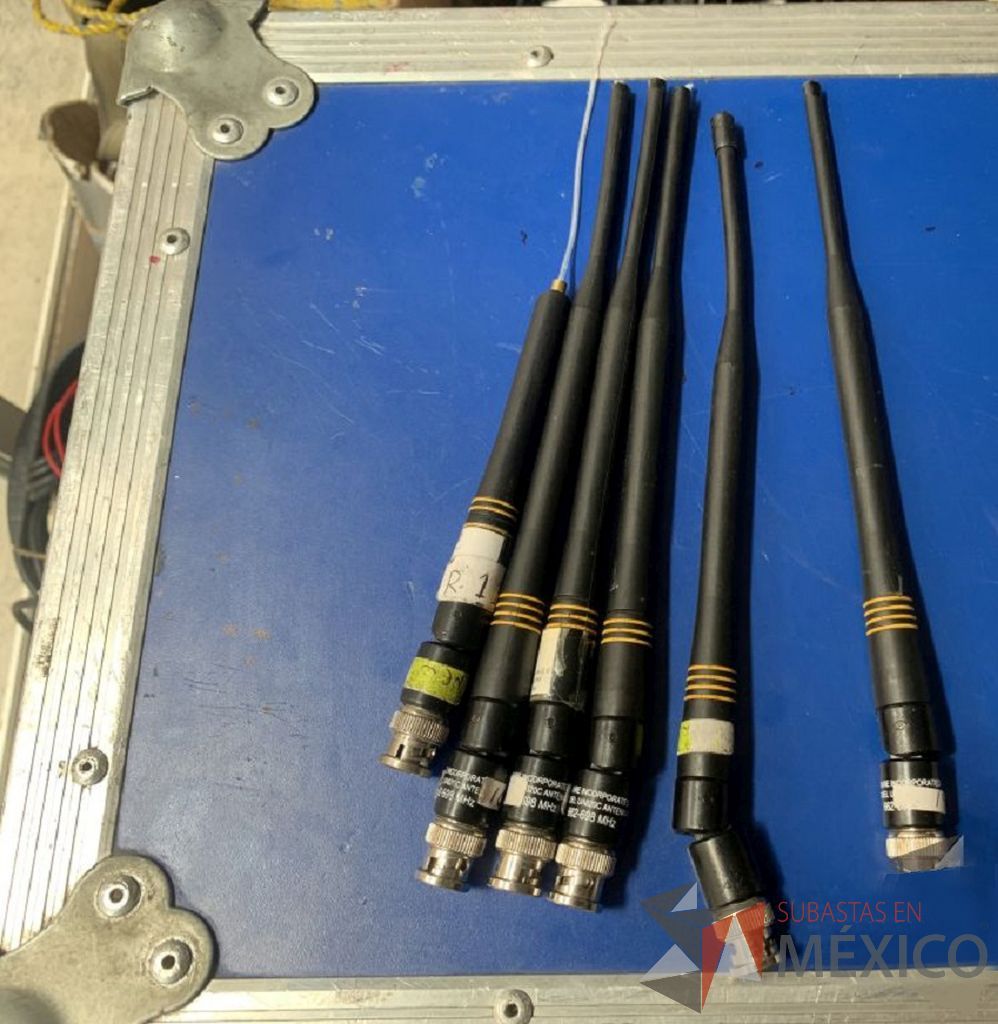 Lote 032 - Receptor Sennheiser; Receptor Shure, 3 diademas inalámbricas Shure , 4 bodies Shure y 1 CASE - Imagen 10