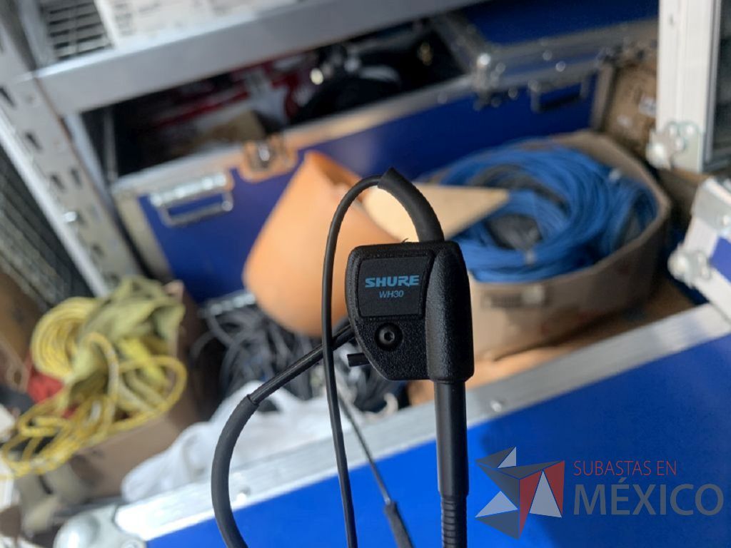 Lote 032 - Receptor Sennheiser; Receptor Shure, 3 diademas inalámbricas Shure , 4 bodies Shure y 1 CASE - Imagen 8