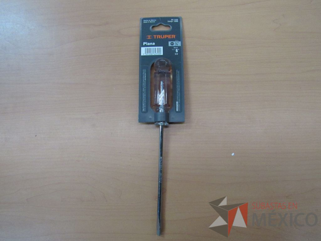Lote 246 - Megáfono, 102 Abrazaderas sin fin, 12 Grilletes, 1 Despachador de jabón... - Imagen 13