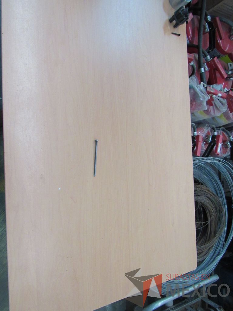 Lote 251 - 50 botas de hule, 30 Cascos de seguridad, 258 Marcadores para metal ... - Imagen 2