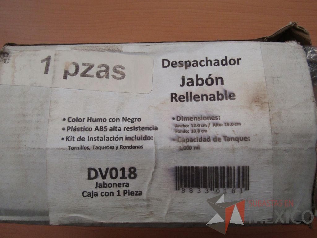 Lote 246 - Megáfono, 102 Abrazaderas sin fin, 12 Grilletes, 1 Despachador de jabón... - Imagen 28