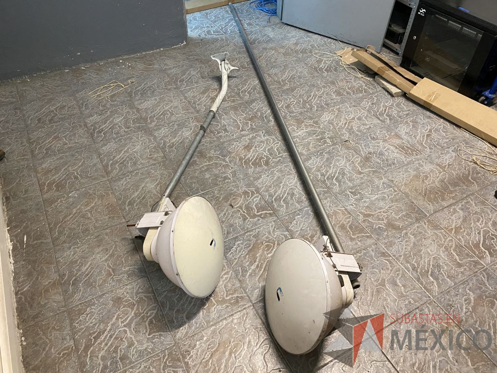 Lote 209 - Antena Nano Station Punto a Punto LocoM 5mhz. 802.11AC UBIQ PZA