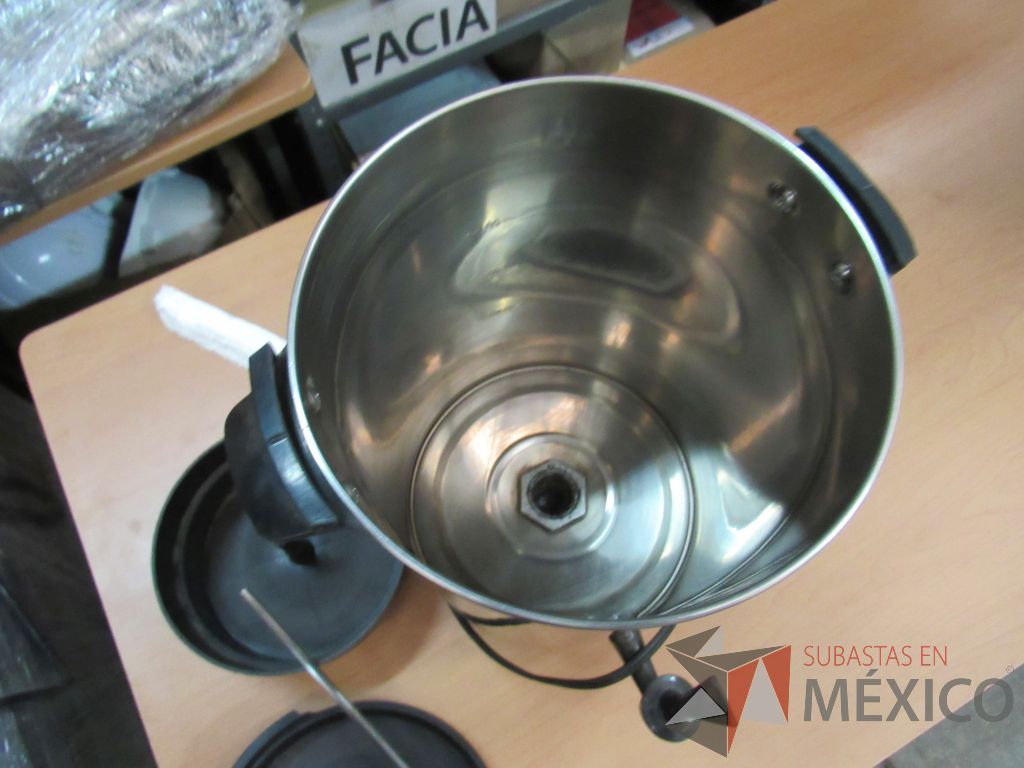 Lote 283 - Multifuncional HP MFP M130, 2 Bocinas, 2 Cafeteras... - Imagen 48