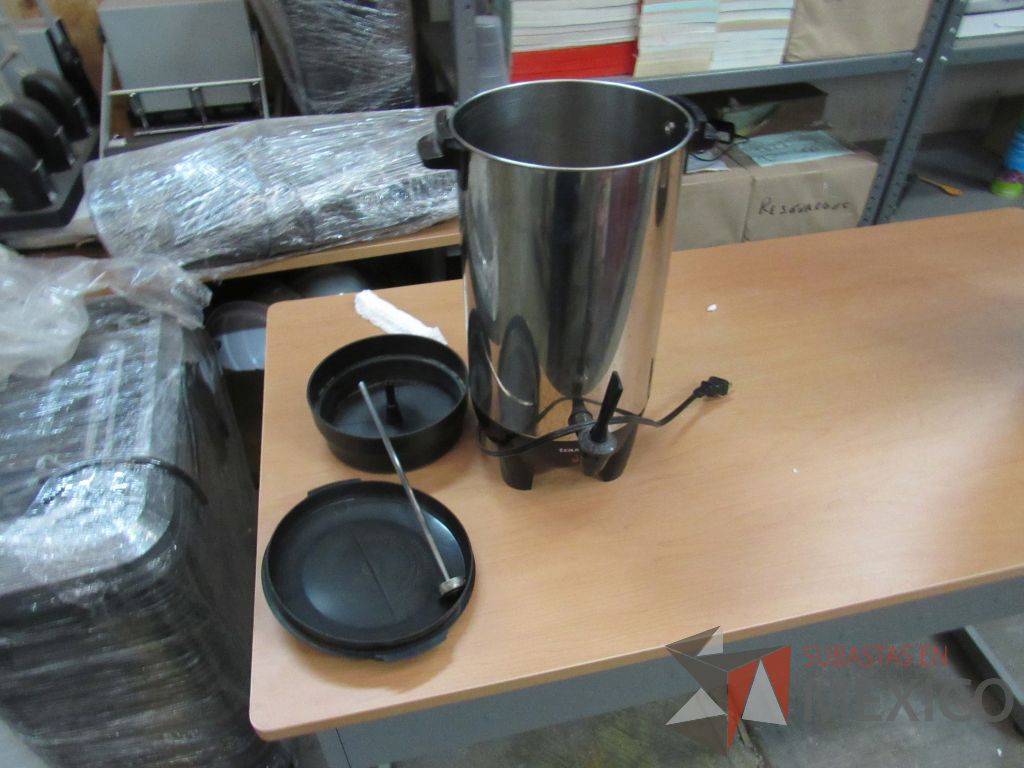 Lote 283 - Multifuncional HP MFP M130, 2 Bocinas, 2 Cafeteras... - Imagen 49
