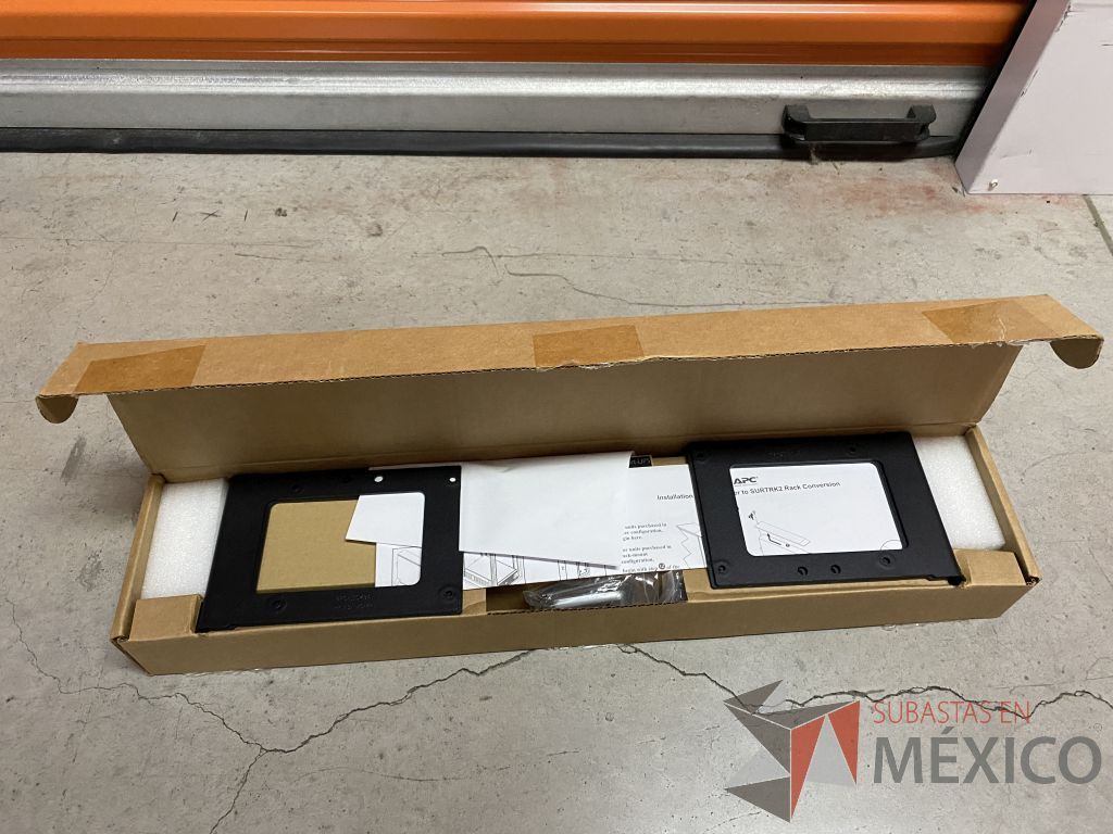 Lote 208 - 8 Cajas de Rieles para UPS y/o para bancos de baterías PZA 8 - Imagen 4