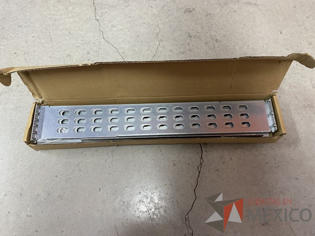 Lote 208 - 8 Cajas de Rieles para UPS y/o para bancos de baterías PZA 8 - Imagen 6
