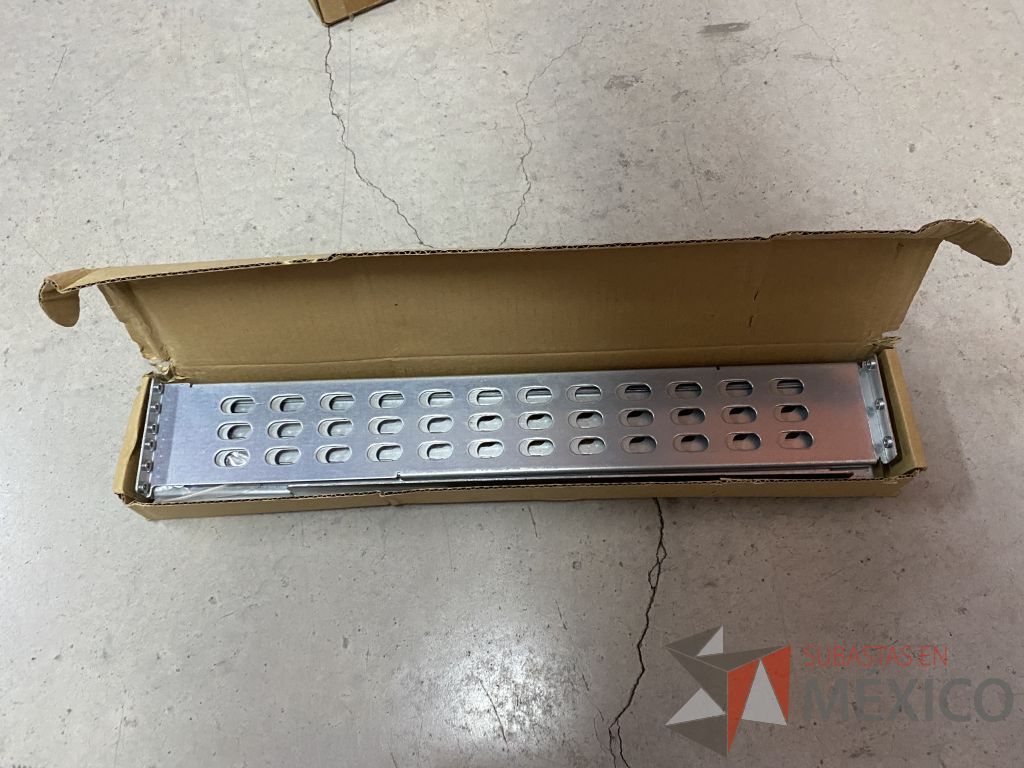 Lote 208 - 8 Cajas de Rieles para UPS y/o para bancos de baterías PZA 8 - Imagen 8
