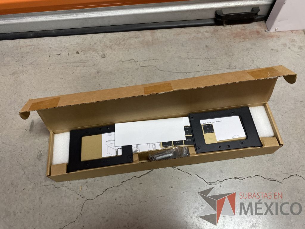Lote 208 - 8 Cajas de Rieles para UPS y/o para bancos de baterías PZA 8 - Imagen 12