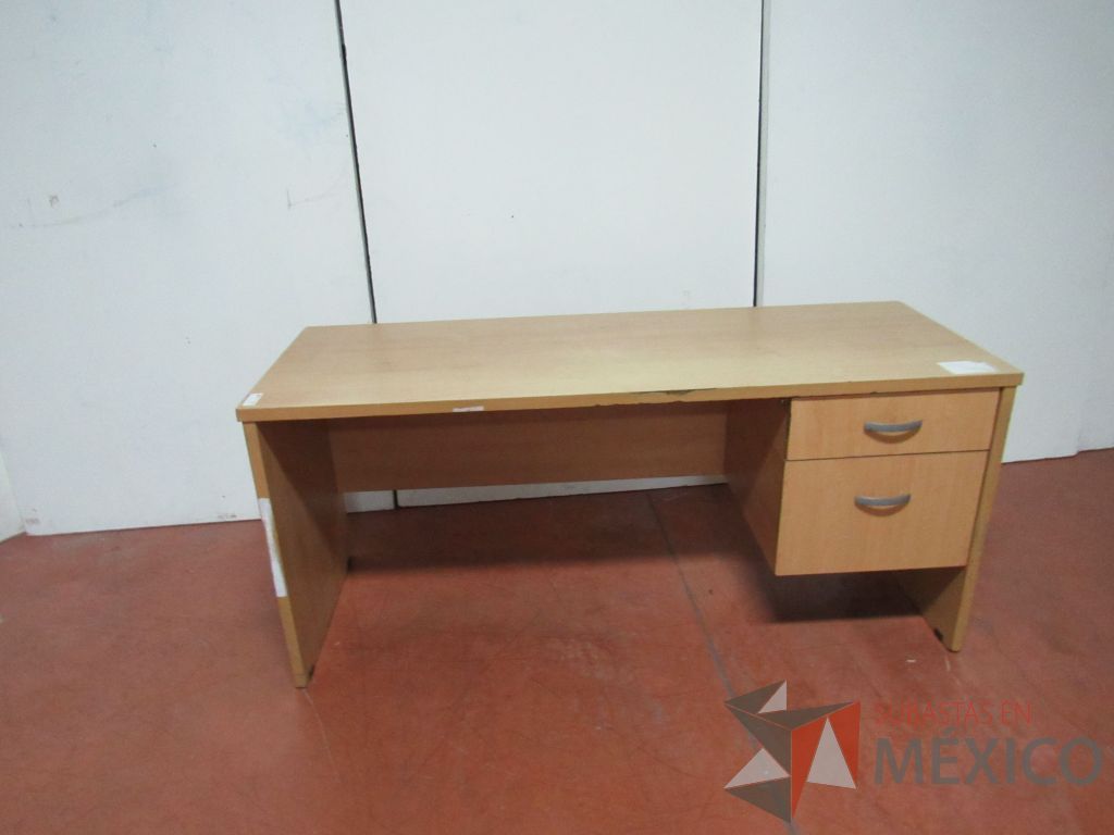 Lote 038 - Escritorio con 2 cajones color madera y 2 Archiveros de pedestal de 3 cajones con cubierta color madera - Imagen 14