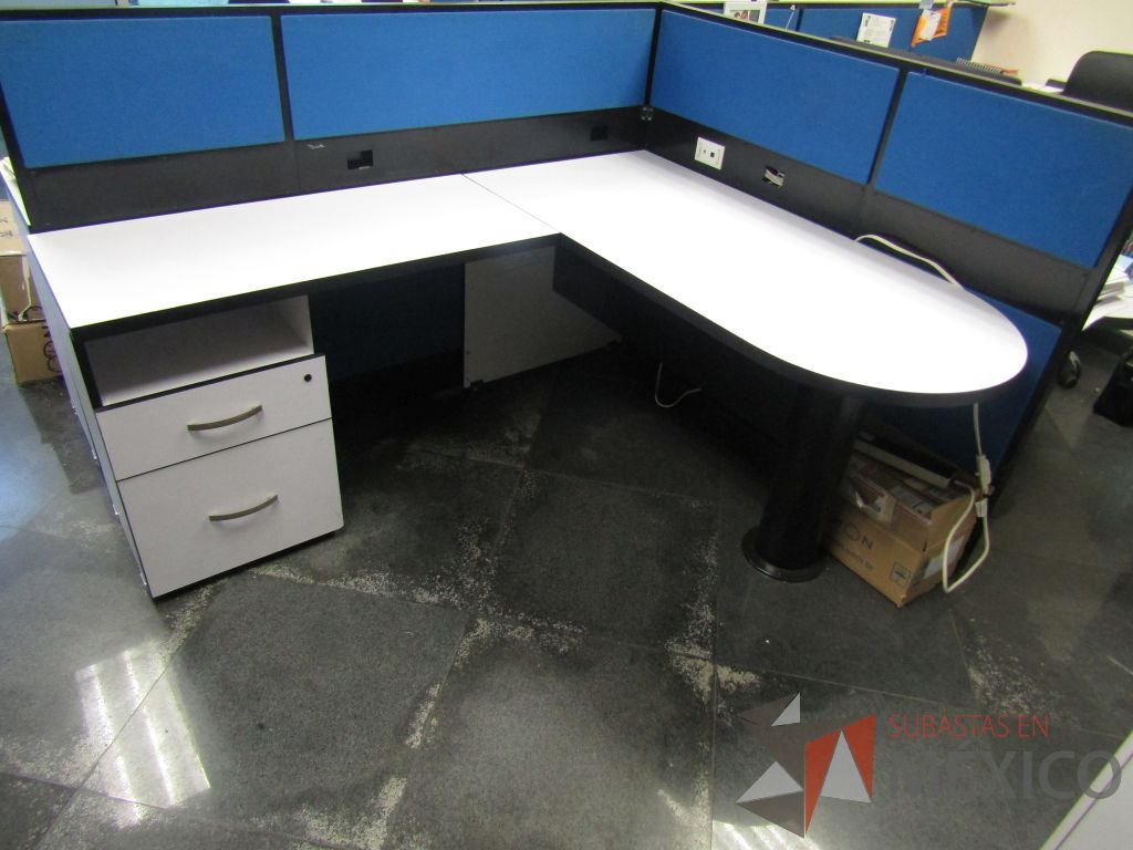 Lote 008 - Estación de trabajo para 4 personas con 4 archiveros de 2 cajones - Imagen 13