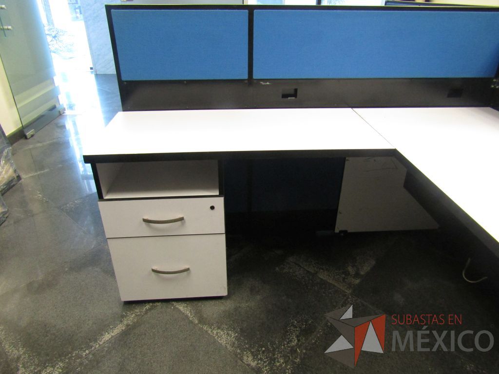 Lote 008 - Estación de trabajo para 4 personas con 4 archiveros de 2 cajones - Imagen 15