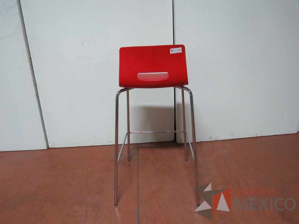 Lote 022 - 4 Sillas altas con base metálica asiento y respaldo liso color rojo - Imagen 7