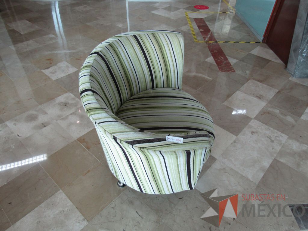 Lote 096 - Sillón de 1 plaza en tela varios colores on 4 patas métalicas - Imagen 2