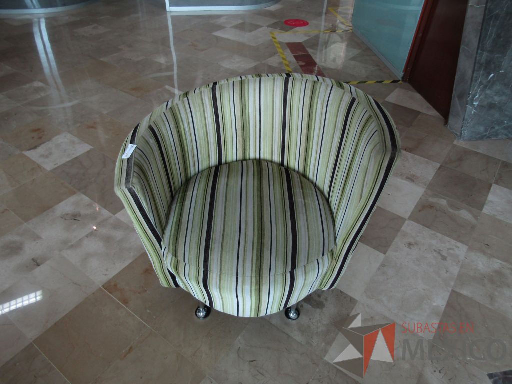 Lote 096 - Sillón de 1 plaza en tela varios colores on 4 patas métalicas - Imagen 5
