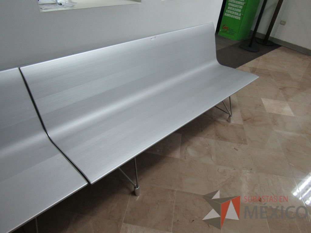 Lote 505 - Banca metálica para 3 personas color gris - Imagen 4