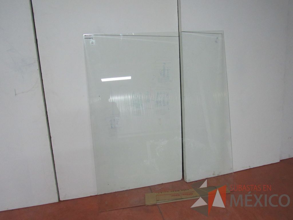 Lote 068 - Pizarrón de vidrio - Imagen 4