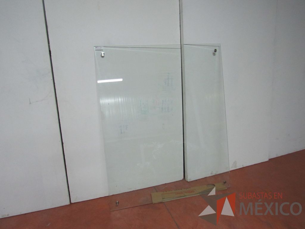 Lote 068 - Pizarrón de vidrio