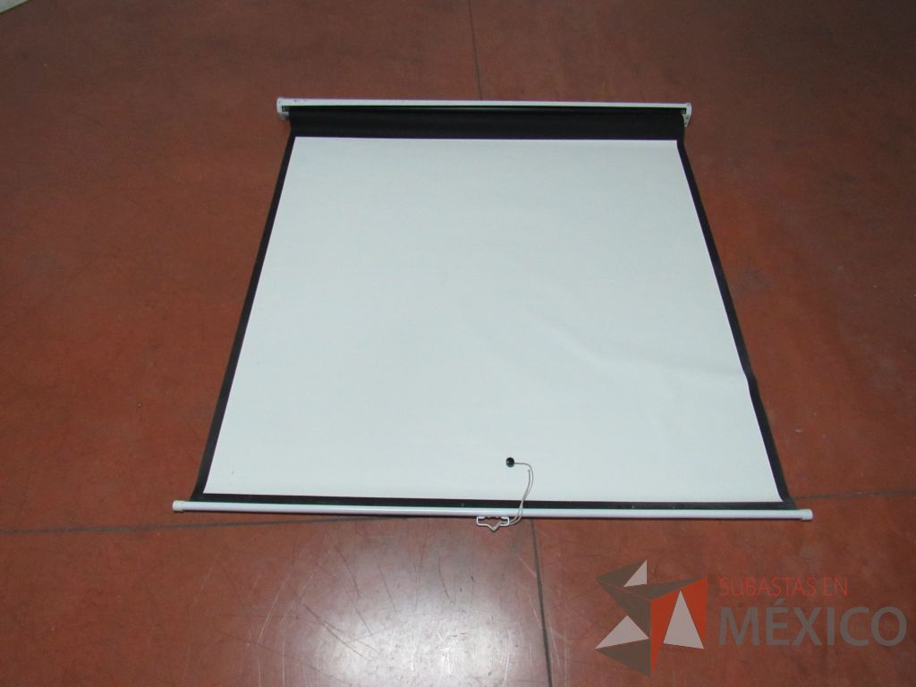Lote 067 - Pantalla para proyector Mattweiss - Imagen 3