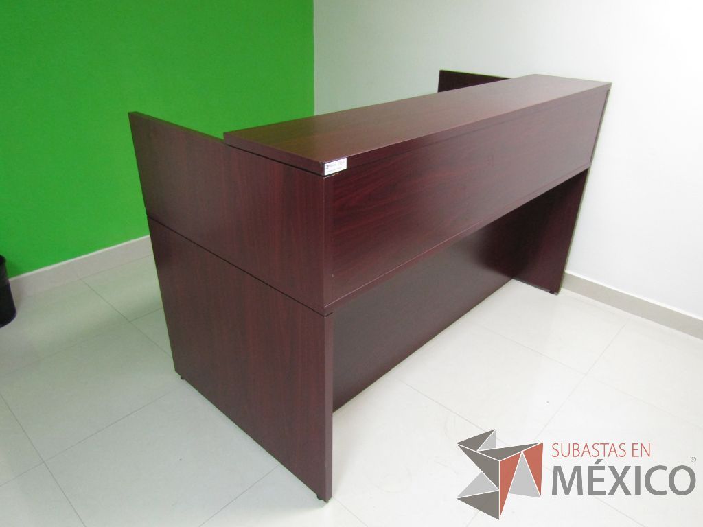 Lote 054 - Mueble de recepción con 1 repisa y archivero de pedestal de 2 cajones color café. - Imagen 6