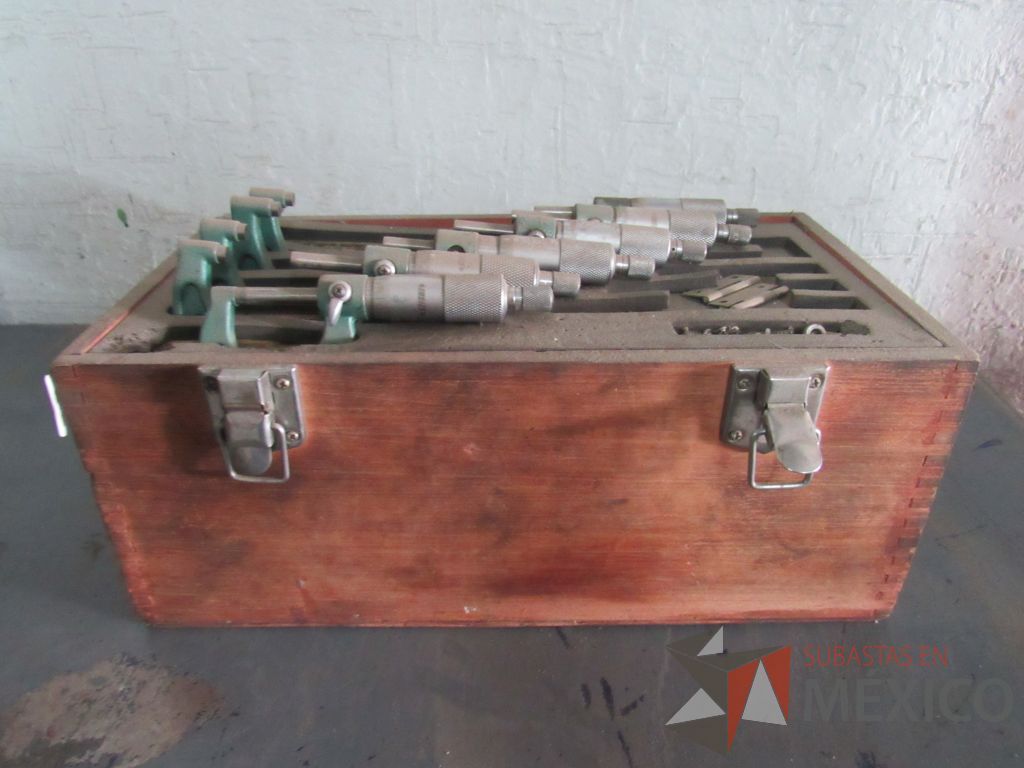 Lote 029 - Caja de madera con 6 micrómetros ( 0-1/1-2/2-3/3-4/4-5/5-6) - Imagen 2